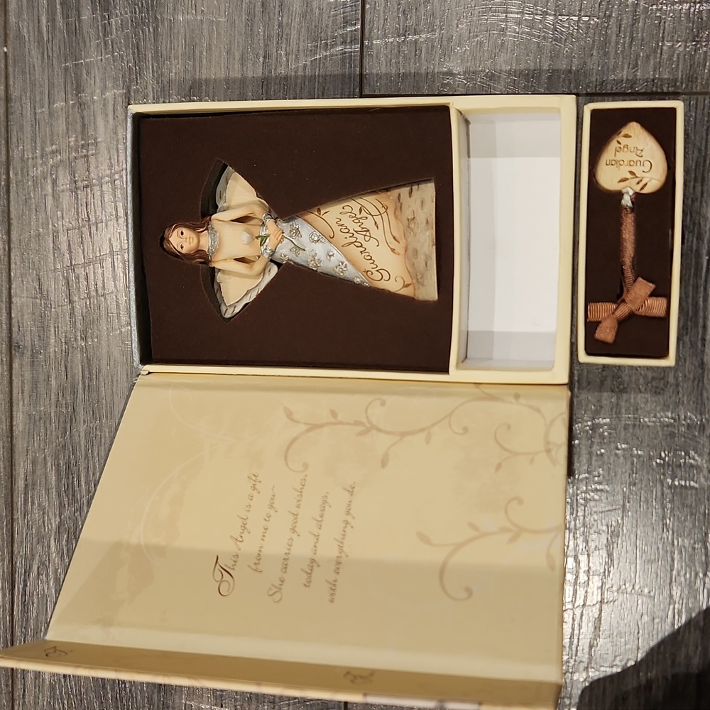 EUC 2007 Elements Guardian Angel ornament angel and heart item 83006